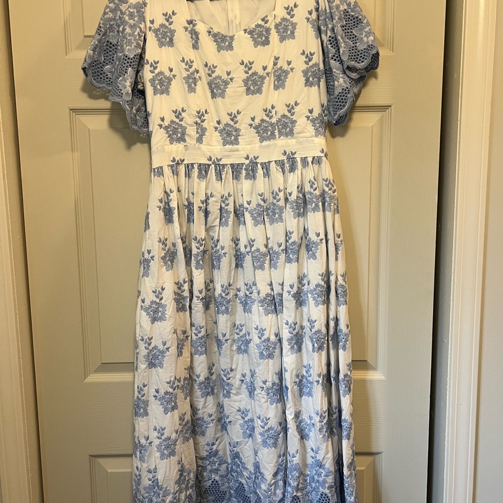 Ivy City Co Floral Blue and White Dress